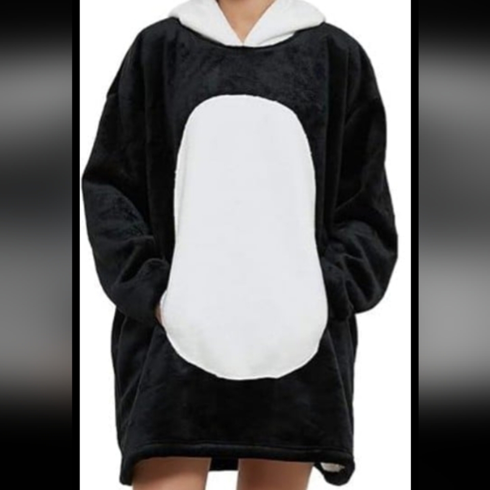 Source Unknown Black and White Robe Sweater